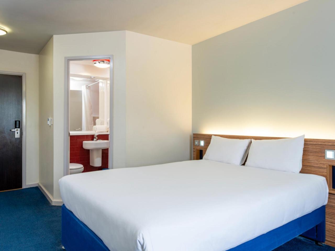 Ibis Budget Lancaster Centre Esterno foto
